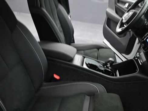 Used 2024 Volvo XC40 Recharge Ultimate w/ Protection Package Premier image 15
