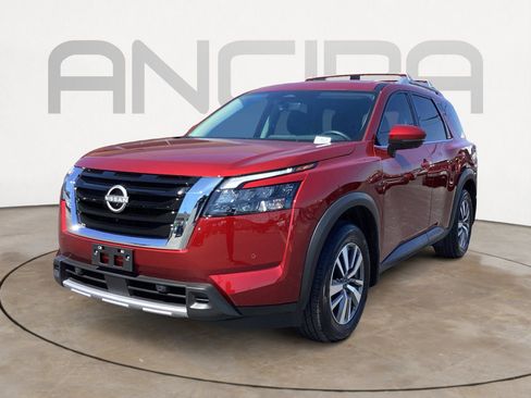 Used 2025 Nissan Pathfinder SL image 9