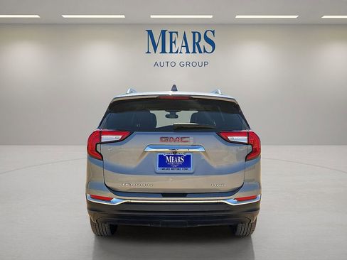 Used 2024 GMC Terrain SLT AWD/4WD image 4