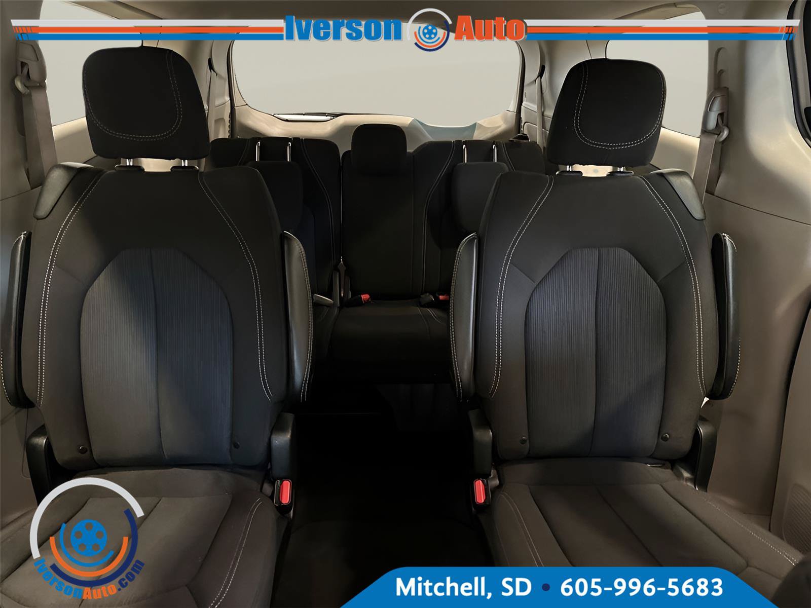 Used 2023 Chrysler Voyager LX FWD image 25