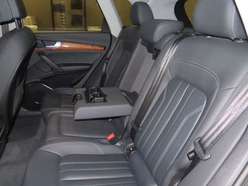 Used 2022 Audi Q5 2.0T Premium image 21