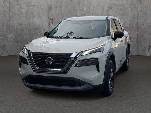 Used 2023 Nissan Rogue S FWD image 3