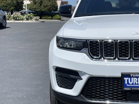 New 2026 Jeep Grand Cherokee Laredo X AWD/4WD image 6