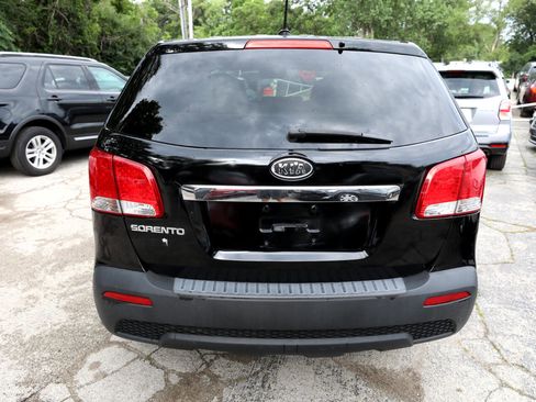 Used 2013 Kia Sorento LX w/ Third Row Pkg image 7