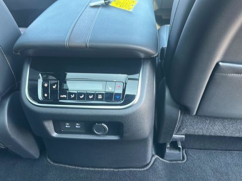 Used 2025 Nissan Armada Platinum w/ Convenience Package AWD/4WD image 14