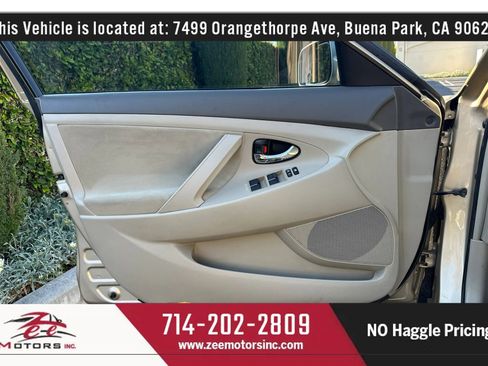 Used 2010 Toyota Camry XLE FWD image 39