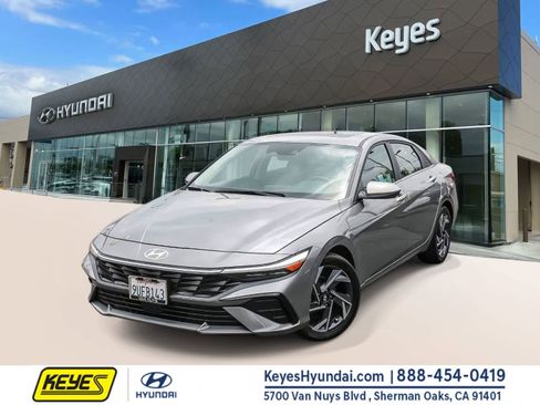 Certified 2025 Hyundai Elantra SEL w/ Cargo Package FWD image 1