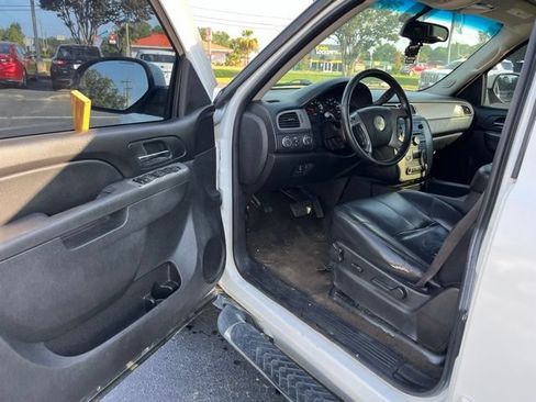 Used 2011 Chevrolet Avalanche LT AWD/4WD image 5