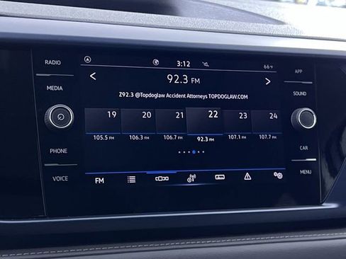 Used 2024 Volkswagen Taos SE image 16