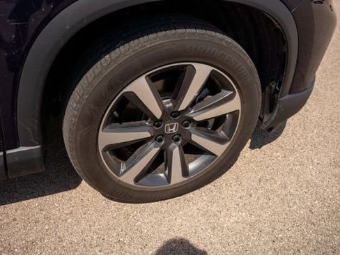 Used 2025 Honda Pilot Touring image 9