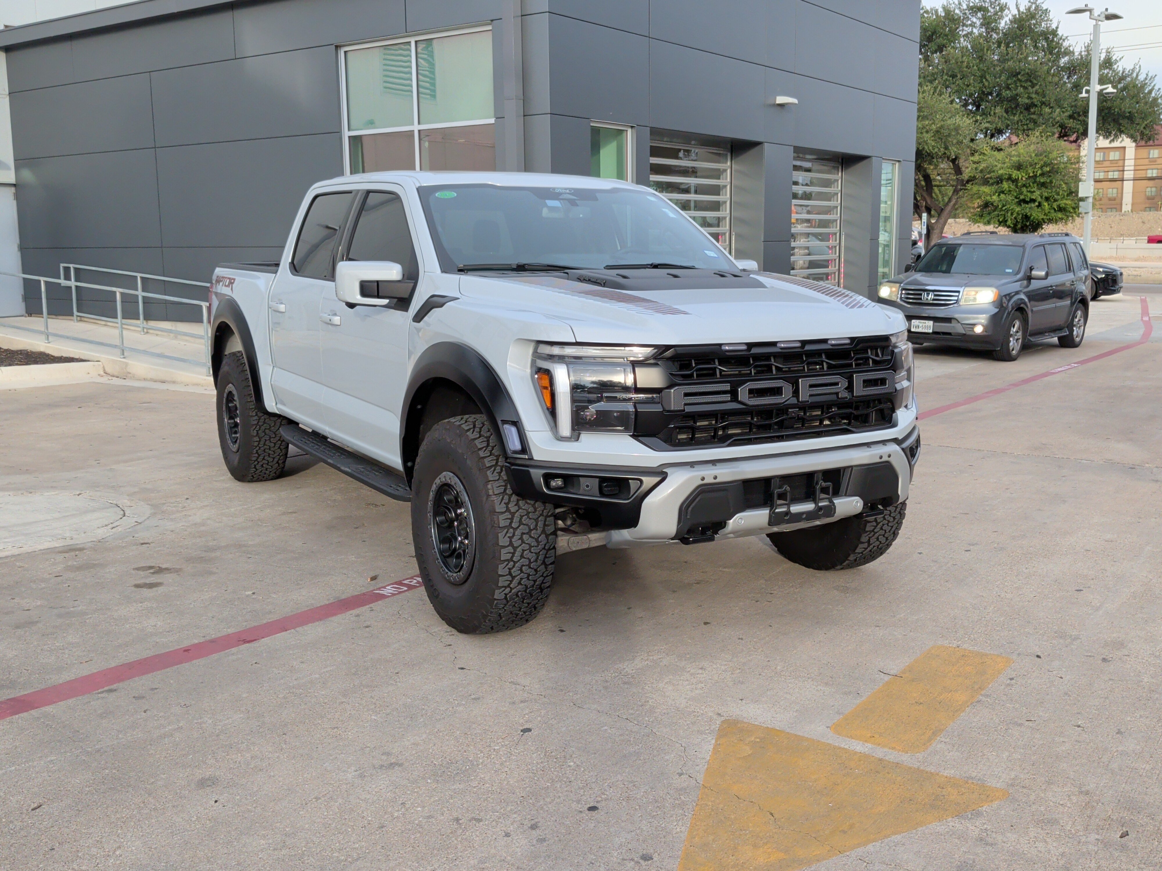 Used 2025 Ford F150 Raptor AWD/4WD image 2