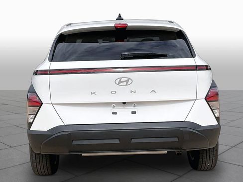 Used 2026 Hyundai Kona SE FWD image 6
