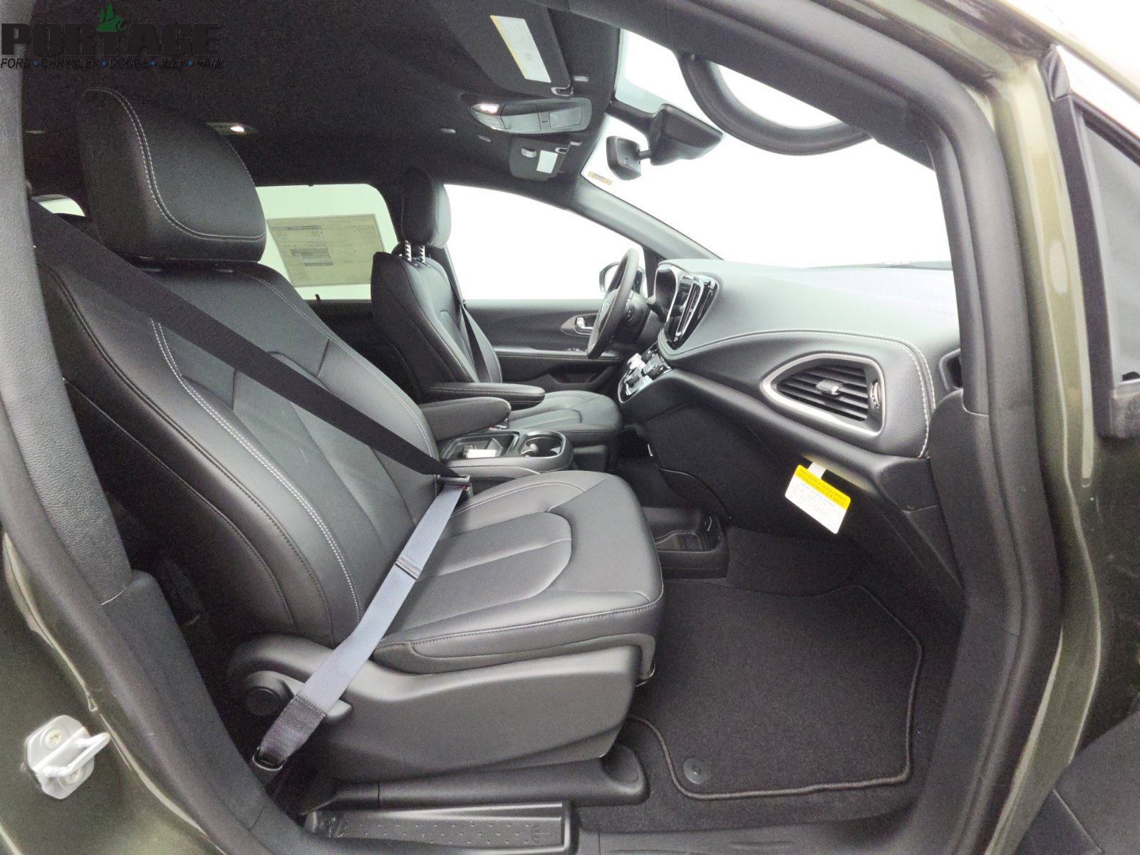 New 2027 Chrysler Pacifica Select AWD/4WD image 50