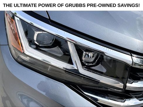 Used 2021 Volkswagen Atlas SE w/ Panoramic Sunroof Package FWD image 37