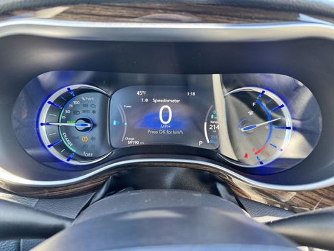 Used 2021 Chrysler Pacifica Pinnacle image 9