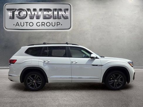 Used 2021 Volkswagen Atlas SE w/ Panoramic Sunroof Package FWD image 3