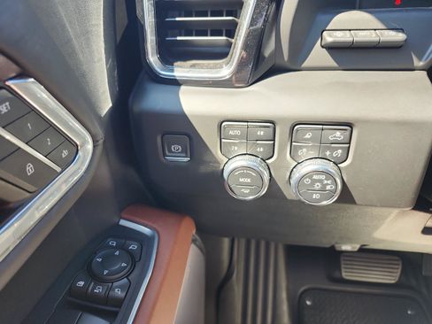Used 2024 GMC Sierra 2500 Denali Ultimate AWD/4WD image 37