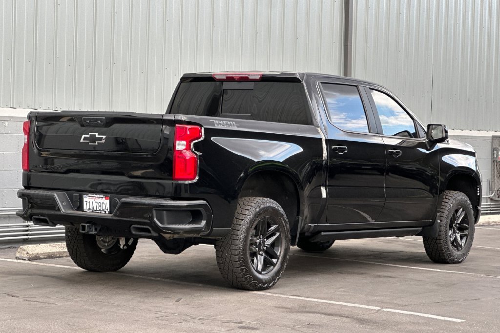 Used 2025 Chevrolet Silverado 1500 LT Trail Boss w/ LT Trail Boss Premium Package AWD/4WD image 4