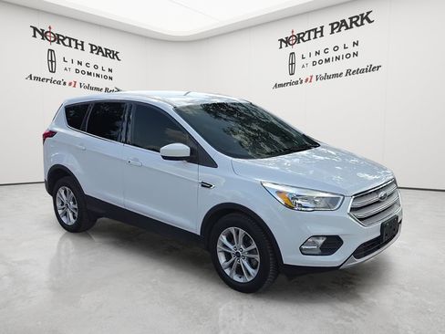 Used 2019 Ford Escape SE FWD image 7
