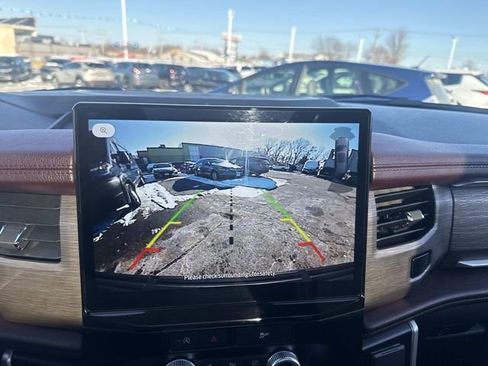 Used 2024 Ford Expedition Limited image 25