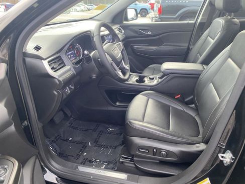 Used 2023 GMC Acadia SLT w/ Elevation Edition image 17