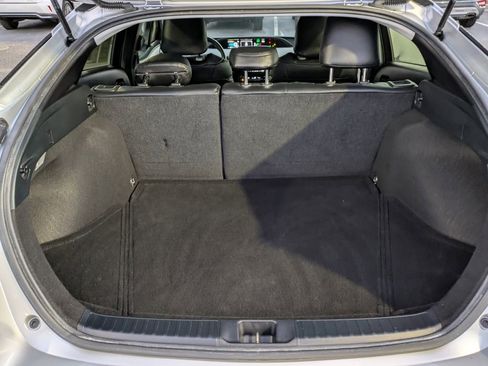 Used 2018 Toyota Prius Three image 14