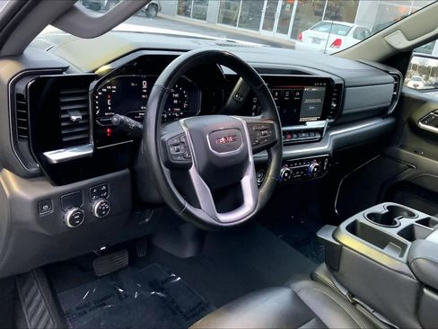Used 2024 GMC Sierra 1500 SLT image 16