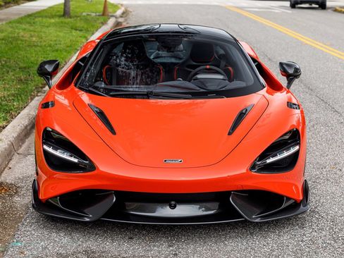 Used 2021 McLaren 765LT RWD image 23