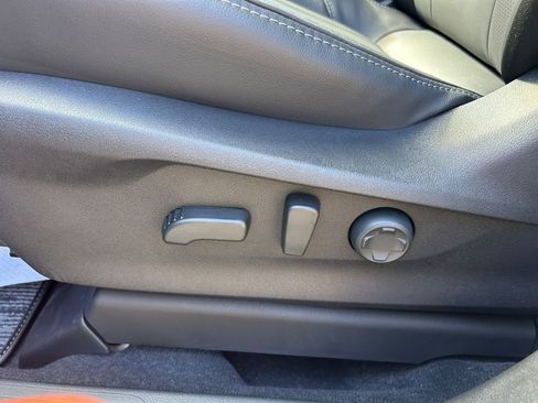 New 2025 Subaru Ascent Limited image 14