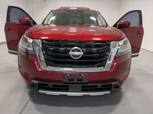 Used 2023 Nissan Pathfinder Platinum AWD/4WD image 15