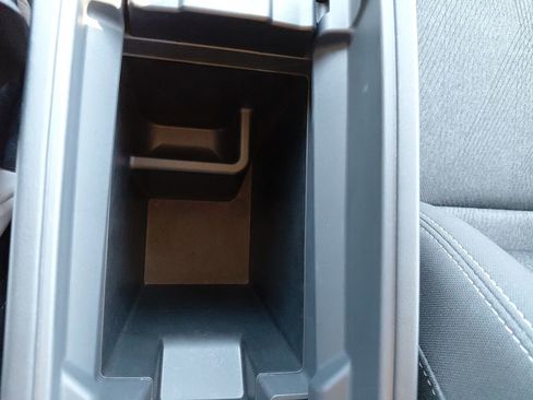 Used 2024 Nissan Rogue SV image 37