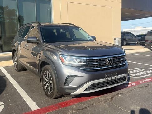 Used 2022 Volkswagen Atlas SE FWD image 3