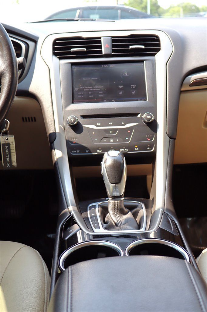 Used 2013 Ford Fusion SE FWD image 13