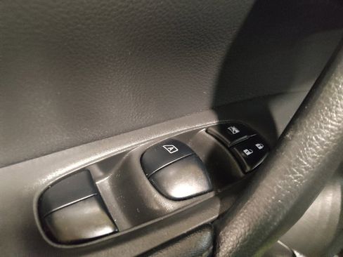 Used 2020 Nissan Rogue SV FWD image 27