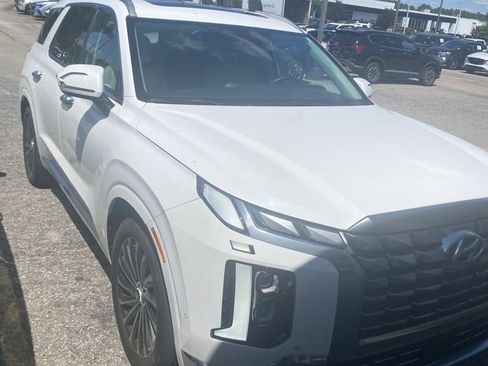 Used 2023 Hyundai Palisade Calligraphy AWD/4WD image 2