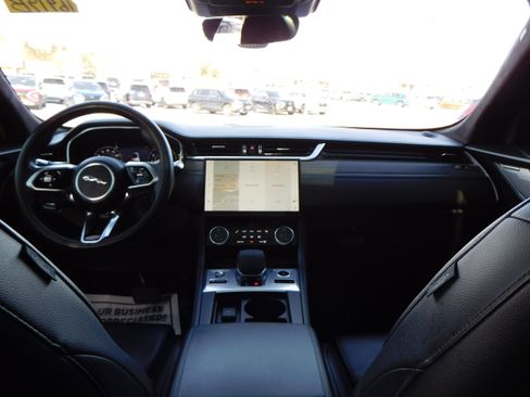 Used 2021 Jaguar F-PACE S image 32