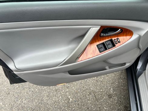 Used 2011 Toyota Camry XLE w/ SE/XLE Extra-Value Pkg FWD image 13