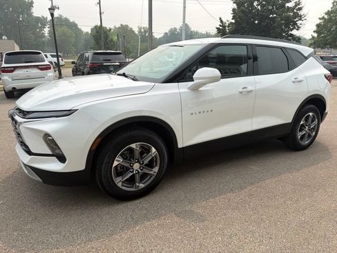 Used 2024 Chevrolet Blazer LT w/ Convenience Package FWD image 7