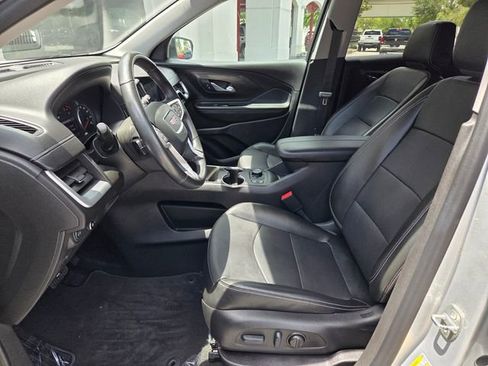 Used 2022 GMC Terrain SLT AWD/4WD image 3
