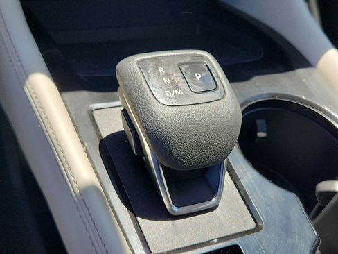 Used 2023 Nissan Rogue SL AWD/4WD image 15