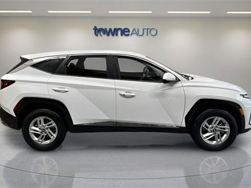 Used 2025 Hyundai Tucson SE image 6