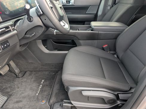 Used 2025 Hyundai Santa Fe SE FWD image 14