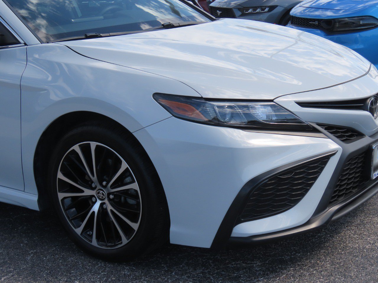 Used 2023 Toyota Camry SE FWD image 6