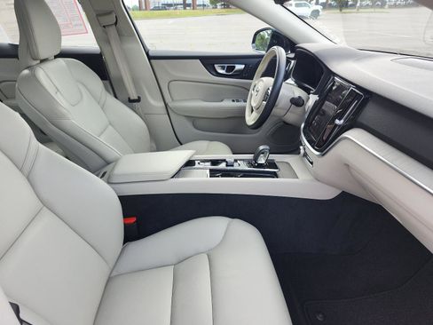 Used 2024 Volvo S60 B5 Plus FWD image 7