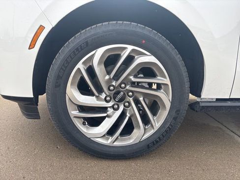 New 2025 Lincoln Navigator L Reserve image 39