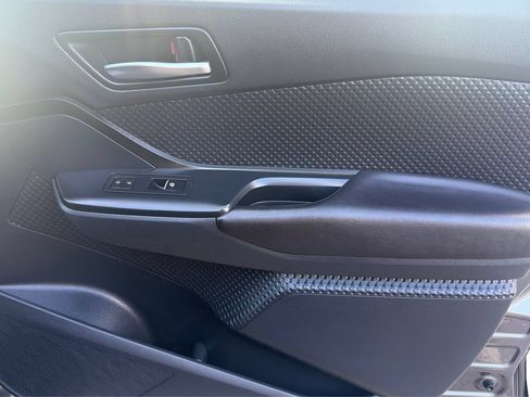 Used 2018 Toyota C-HR XLE FWD image 20