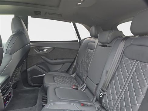 Used 2022 Audi SQ8 Prestige image 17