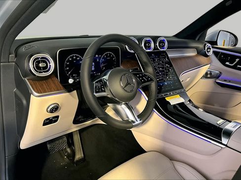Used 2026 Mercedes-Benz GLC 300 4MATIC image 9