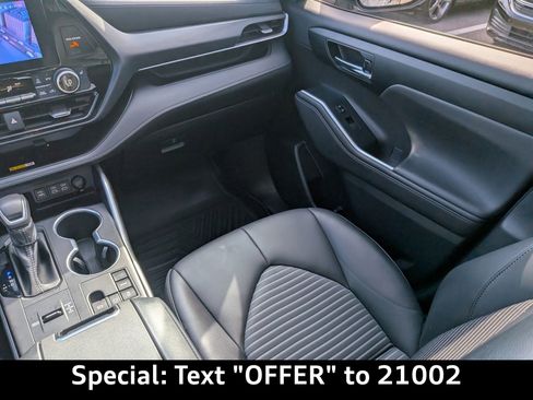 Used 2023 Toyota Highlander XSE image 20