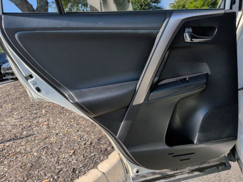 Used 2018 Toyota RAV4 XLE w/ Plus Extra Value Package FWD image 34